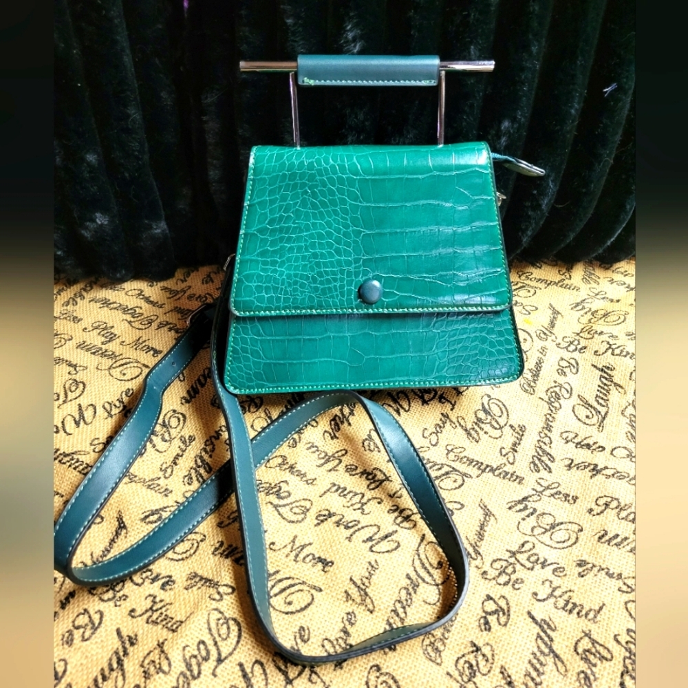 Womens faux crocodile crossbody removable strap-green silver